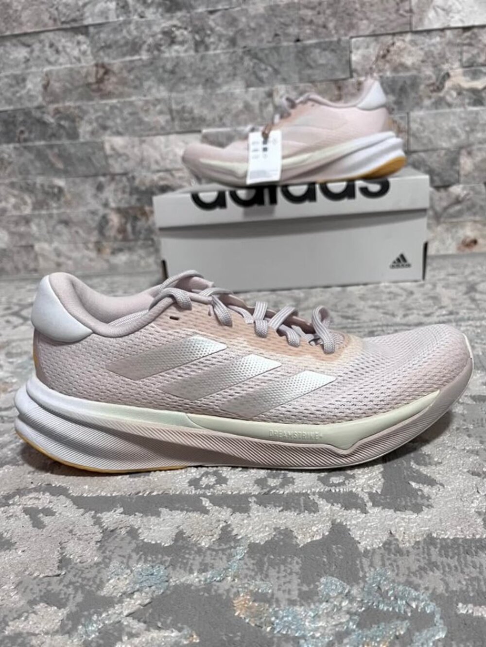 NWT Women’s Adidas Shoes Size 7.5